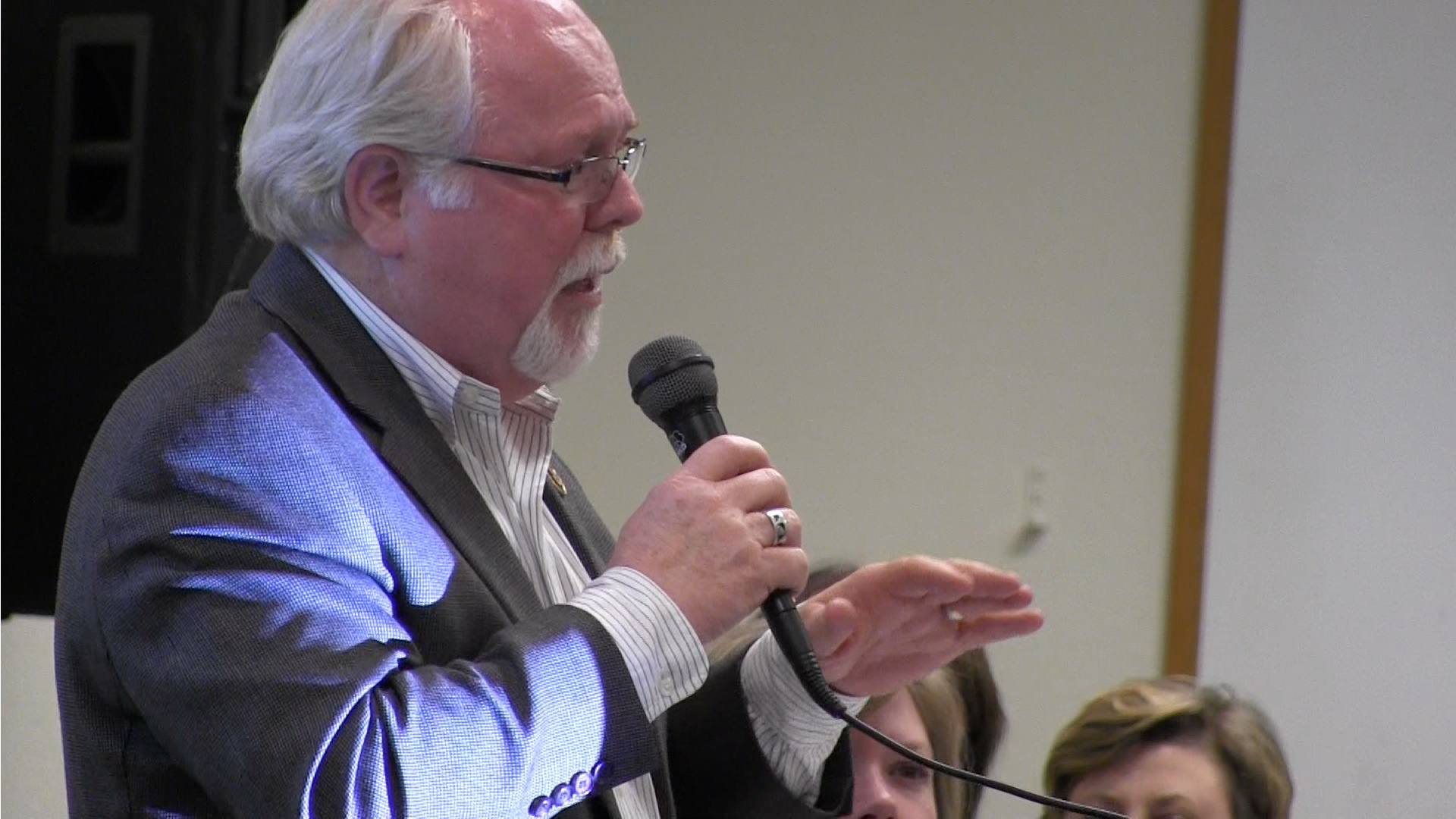 Rep. Ron Barber gives his speech on the GAO report this past week in Douglas, AZ. (Photo By: Aungelique Rodriguez)